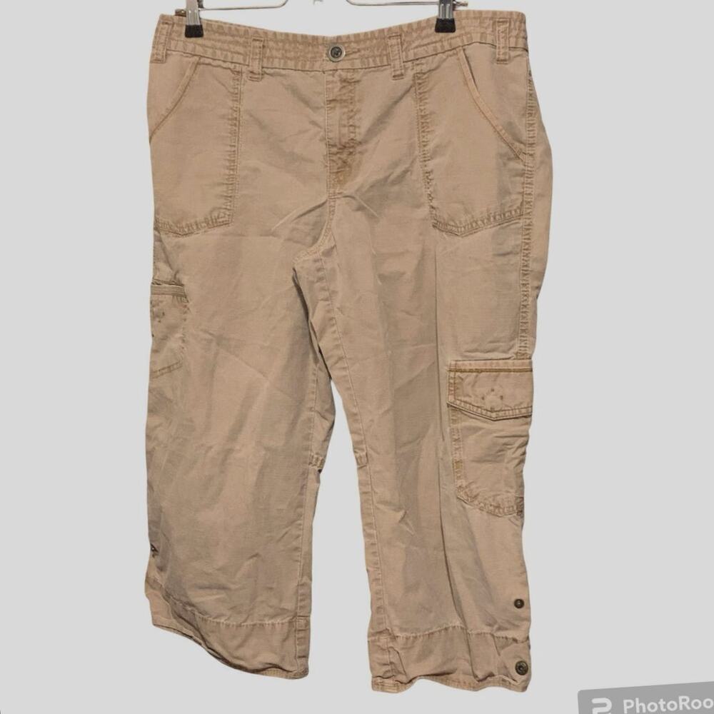 Eddie Bauer Women's Size 12 Cargo Hiking Capri Pants Tan Six Pocket Stretch